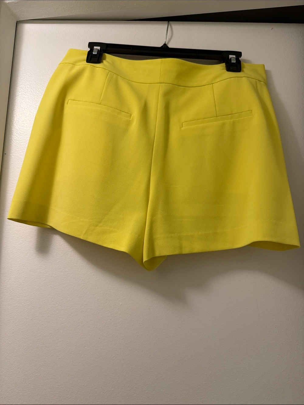Alice + Olivia Bright Yellow High-Waist Tailored Shorts - Picture 2 of 3